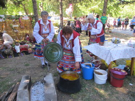 В Козаревец за трети път готвиха кокоша чорба