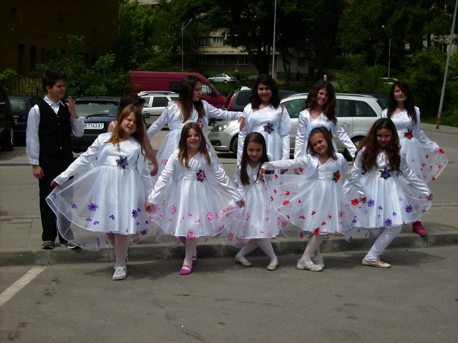Детска вокална група "Звънчета" участва в конкурса "Нова музика"