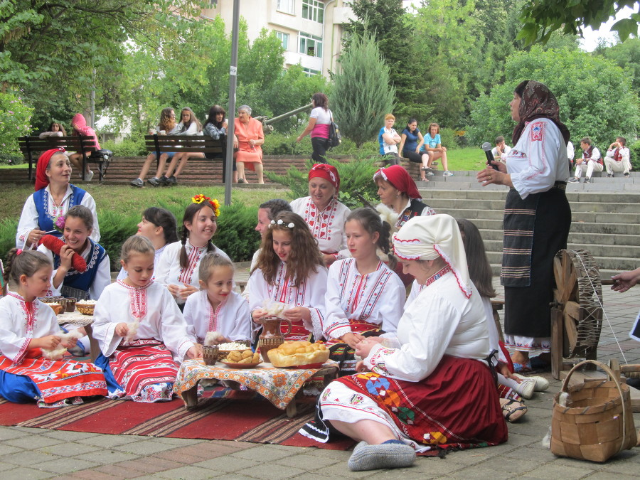 Чудна седянка организираха самодейци за празника на Лясковец
