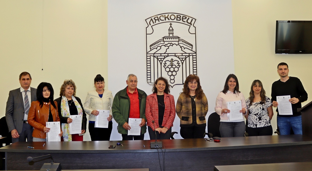 Кметът д-р Гецова подписа осем договора за финансиране на проекти от Фонд за подкрепа на местни инициативи