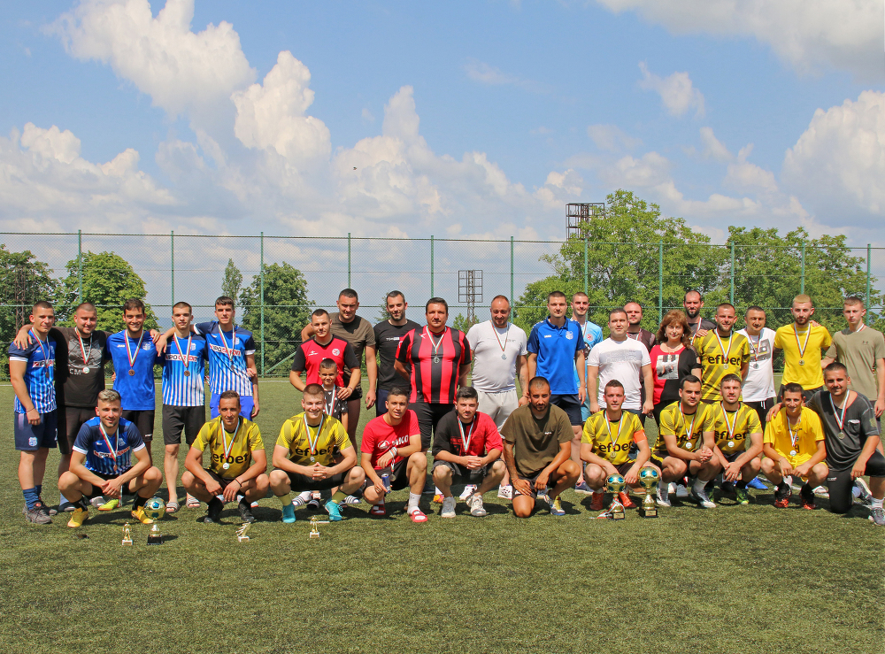 Над 150 футболисти от 12 отбора спориха за Купата на Лясковец в предпразничен турнир