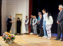 Козаревската театрална трупа представи премиерен…